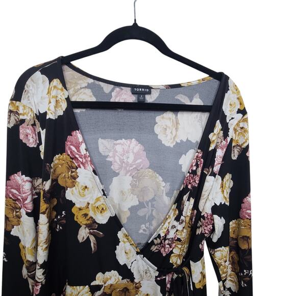Torrid Womens Plus 2X 18/20 Black Floral Knit Wrap Peplum Top Shirt Fairy Grunge - Picture 5 of 13